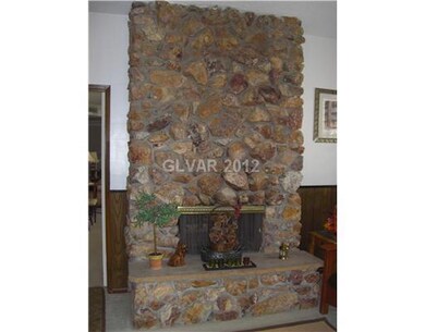 3187 Camel Back Dr, Las Vegas, NV 89169 - photo 6