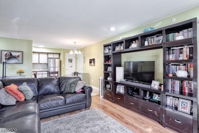 2009 Hawthorne Ln unit 2009, Mahwah, NJ 07430 - photo 7