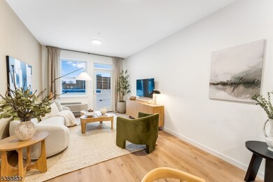 431 Doctor Martin Luther King Junior Blvd unit 427, East Orange, NJ 07018 - photo 3