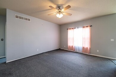 2631 River Meadows Dr, Des Moines, IA 50320 - photo 2