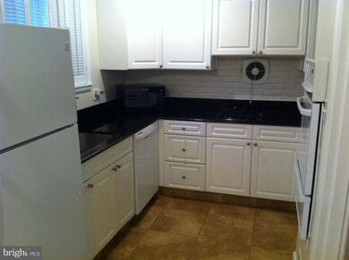 8512 Doyle Dr, Alexandria, VA 22308 - photo 5