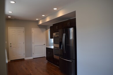 6120 N Washtenaw Ave unit 3, Chicago, IL 60659 - photo 2