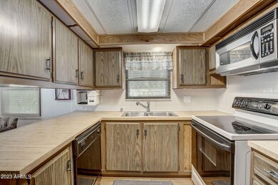 12-web-or-mls-E Knox Rd 94-012