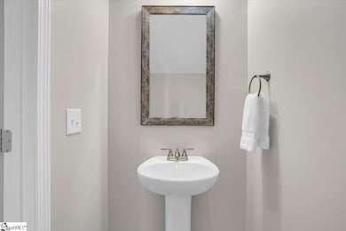 110 W 4th Ave, Easley, SC 29640 - photo 5