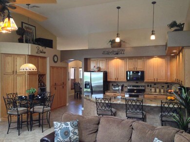 Beautiful Entertainer's Kitchen