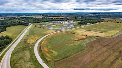 0 Commercial Dr unit 50291246, Waupaca, WI 54981 - photo 4