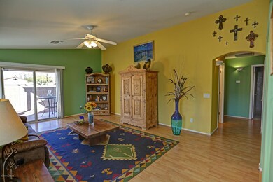 2692_living1
