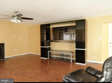 10108 Summershade Ln, Springdale, MD 20774 - photo 3