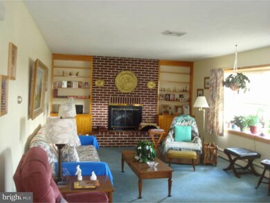 1348 W Campbell Rd, Green Lane, PA 18054 - photo 5