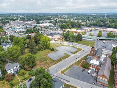 800 & 812 W Main St, Waynesboro, VA 22980 - photo 5