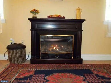 430 2nd Ave, Folsom, PA 19033 - photo 3