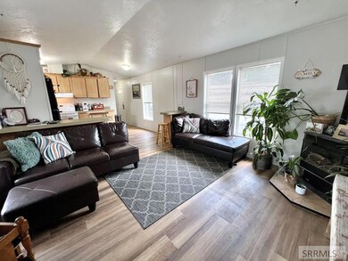 2250 Whispering Pines Dr, Idaho Falls, ID 83401 - photo 4