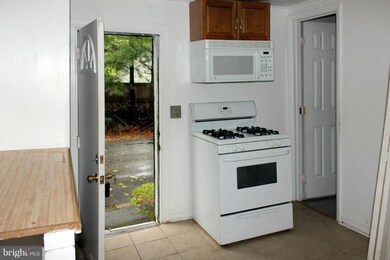 11041 Brookland Rd, Glenn Dale, MD 20769 - photo 6