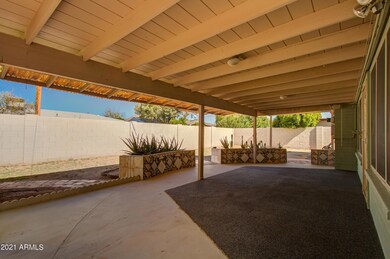008_Covered Patio