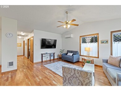 1420 SW Fairway Dr, Waldport, OR 97394 - photo 3