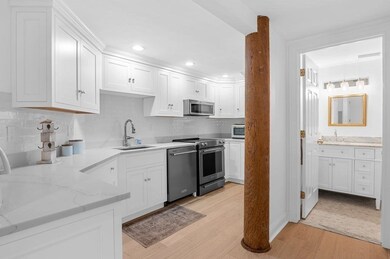 53 Warren St unit 210, Newburyport, MA 01950 - photo 5