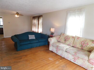 1001 Maple Ave, Glenolden, PA 19036 - photo 3