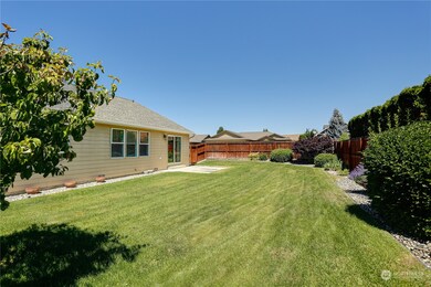 343 N Newark Ave, East Wenatchee, WA 98802 - photo 4