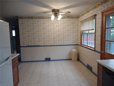 Large Eat in Kitchen