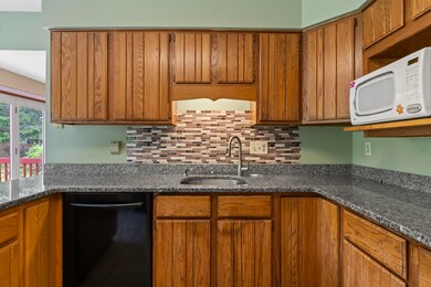 75 Amberley Way_0130