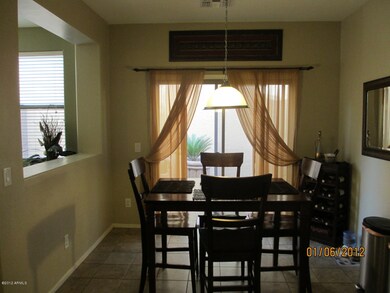 FORMAL DINING