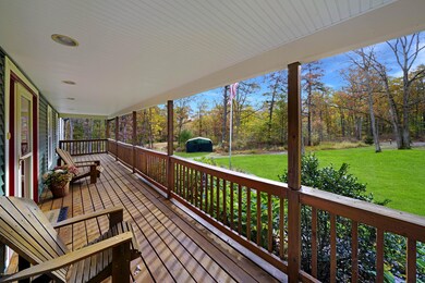 195 Fox Ridge Park Dr, Greeley, PA 18425 - photo 3