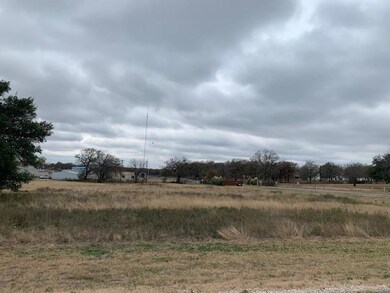 216 Maverick Ct, Granbury, TX 76049 - photo 4