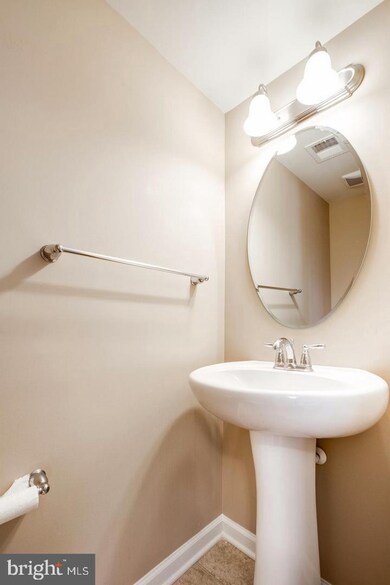 11814 Saint Linus Dr, Waldorf, MD 20602 - photo 6