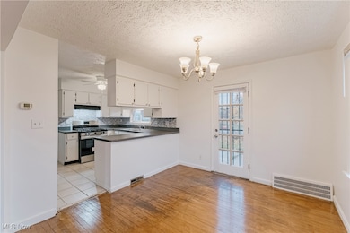 3348 Milverton Rd, Cleveland, OH 44120 - photo 6