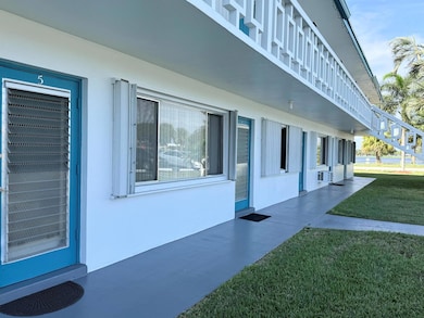 2204 Lake Osborne Dr unit 5, Lake Worth, FL 33461 - photo 2