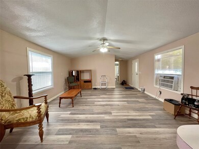 702 W Front St, Brazoria, TX 77422 - photo 7