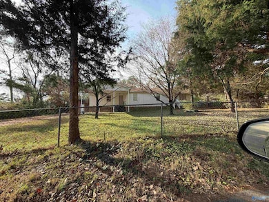 114 Carlean Dr NW, Huntsville, AL 35806 - photo 3