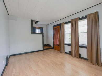 1512_E_Cesar_E_Chavez_Ave-6