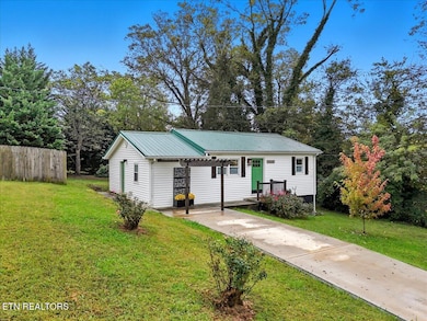 1111 Tinsley Ln, Dandridge, TN 37725 - photo 3