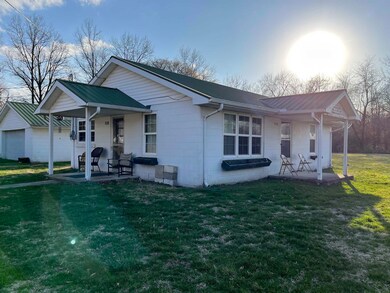 1138 2nd St SE, Linton, IN 47441 - photo 2