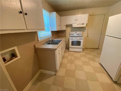 1301 Wise Ave, High Point, NC 27260 - photo 4