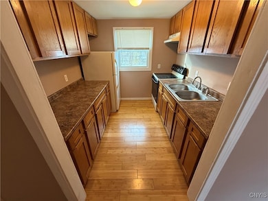 127 1/2 Matty Ave unit 2, Syracuse, NY 13211 - photo 4