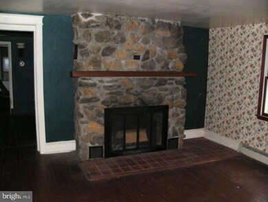 4572 Limeport Pike, Zionsville, PA 18092 - photo 2