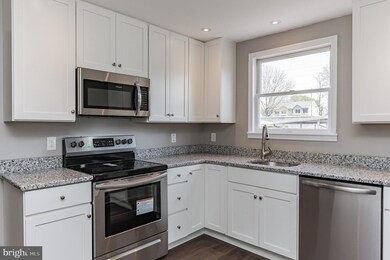 415 W 8th St, Lansdale, PA 19446 - photo 5