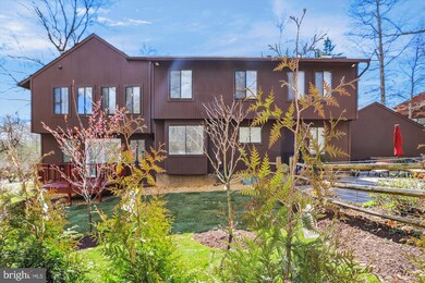 8021 Cypress Grove Ln, Cabin John, MD 20818 - photo 7