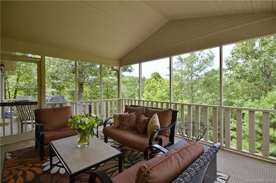 Screened in Porch with VIEWS!