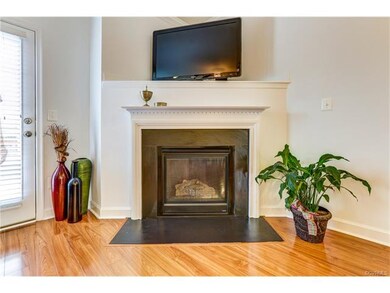 Gas fireplace