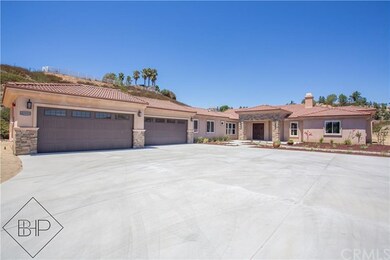Oversized 4 car garage (approx 1350 sq ft) with sm