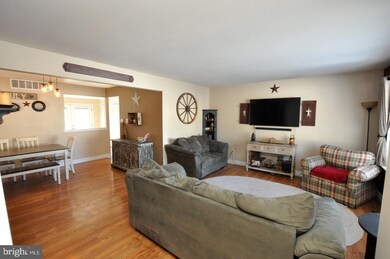 16 Horseshoe Ct, Atco, NJ 08004 - photo 3