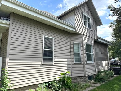 713 E 1st Ave, Mitchell, SD 57301 - photo 3