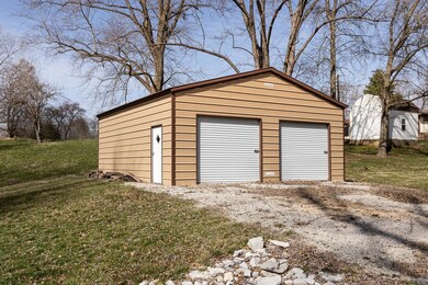 215 Bauer Ln, Maryville, IL 62062 - photo 4