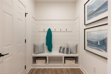 1811 Lake Dr unit 1025, Winston-Salem, NC 27127 - photo 6