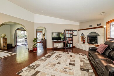 2422 Pinebrook Cir, Medford, OR 97504 - photo 3