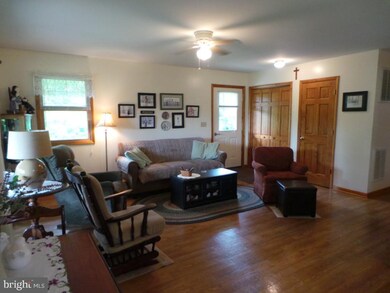 289 Packing House Rd, Berkeley Springs, WV 25411 - photo 4