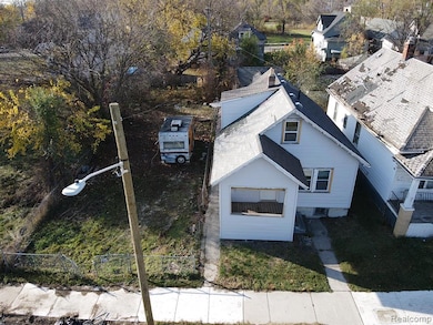 13763 Sparling St, HamtraMcK, MI 48212 - photo 4